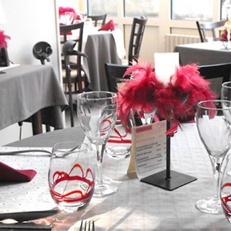 Logis Hotel Restaurant Les Capucins Avallon Exterior foto